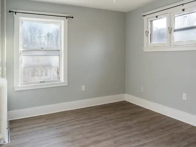 2bed/1bath Apartment for Rent in St. Thomas on Jul 1, 2026 - Photo 9