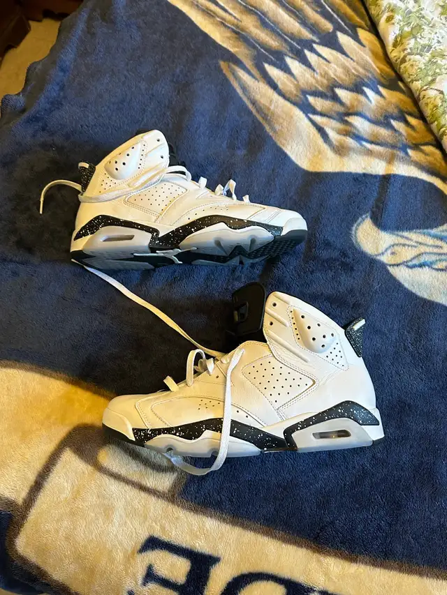 Air men’s Air Jordans Retro 6 - Photo 2