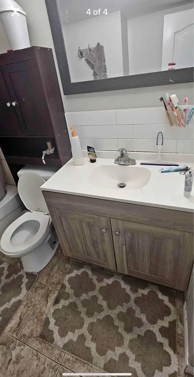 Basement Room available for two males - Photo 3