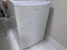 Galanz 3.1 cuft upright freezer, mint condition like new