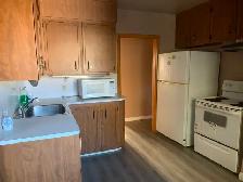 Spacious Main Floor Room in Banff Trail close to UC/SAIT