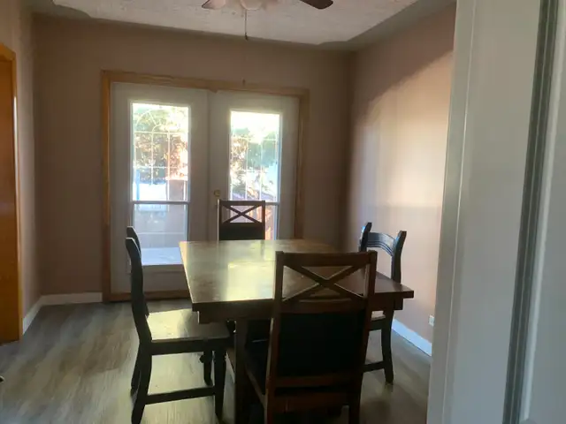 Spacious Main Floor Room in Banff Trail close to UC/SAIT - Photo 2
