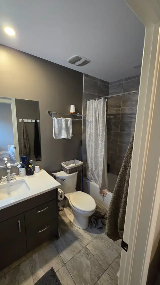 Fully Furnished Private Room with Ensuite | All Inclusive | Oppo - Photo 3