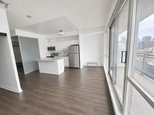 Toronto Financial District condo 1 1, 2 full washrooms  for rent