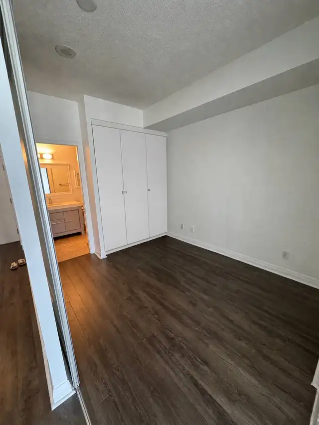 Toronto Financial District condo 1 1, 2 full washrooms  for rent - Photo 5