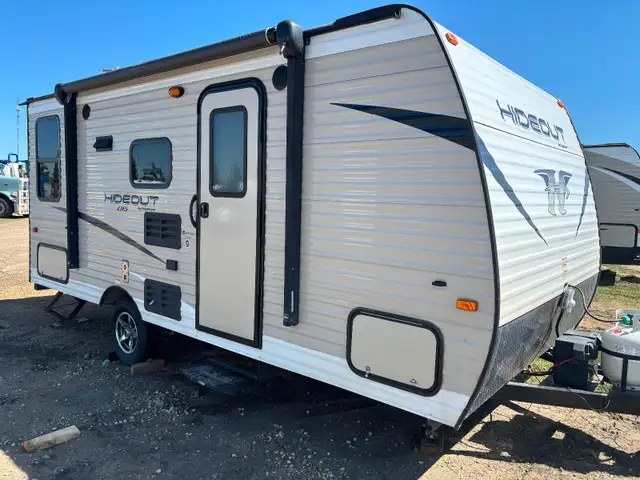 2019 Keystone Hideout 177 LHS - beautiful couples unit!