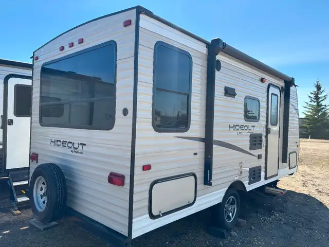 2019 Keystone Hideout 177 LHS - beautiful couples unit! - Photo 2