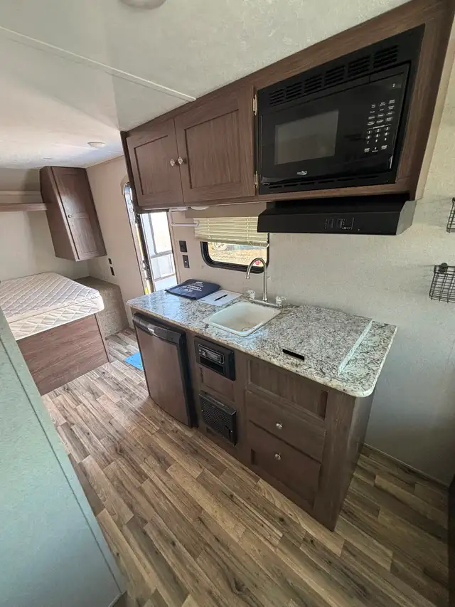 2019 Keystone Hideout 177 LHS - beautiful couples unit! - Photo 5