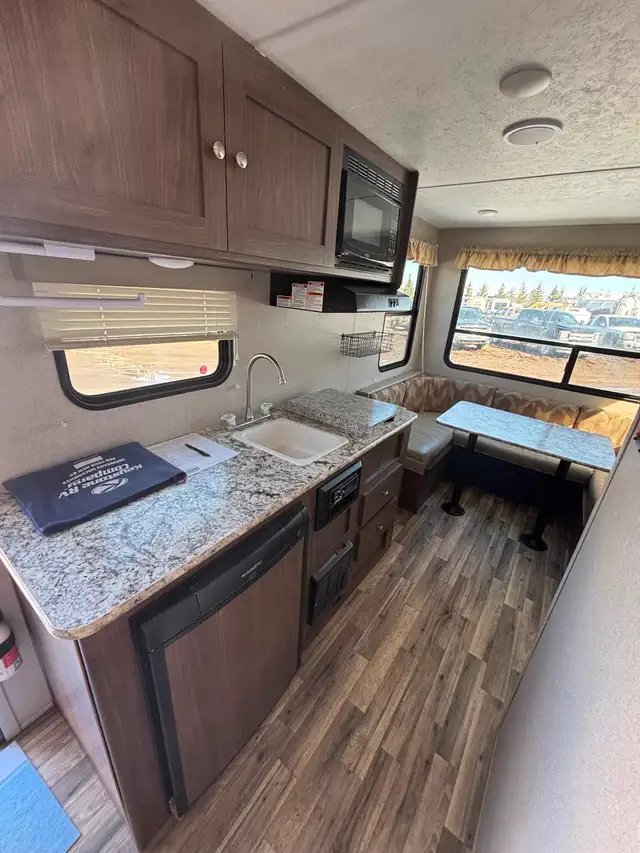 2019 Keystone Hideout 177 LHS - beautiful couples unit! - Photo 9