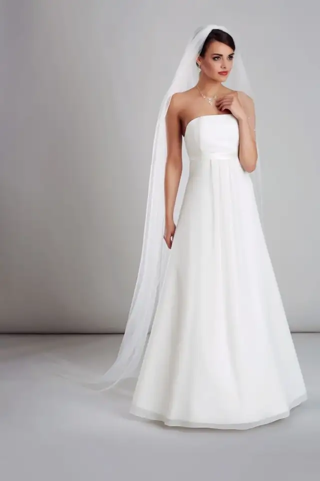 WEDDING DRESS FOR SALE PRICE $400 CALL MILENA 289 828 1134 PLS
