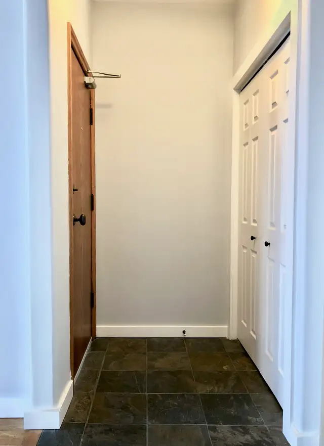 1 Bedroom 1 Bathroom in Beautiful West Broadway - Photo 2