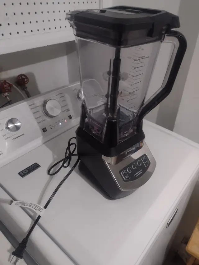 Ninja Blender used twice $65 dlls!