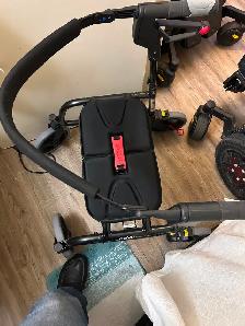 Air and go folding wheel chair and walker - Photo 6