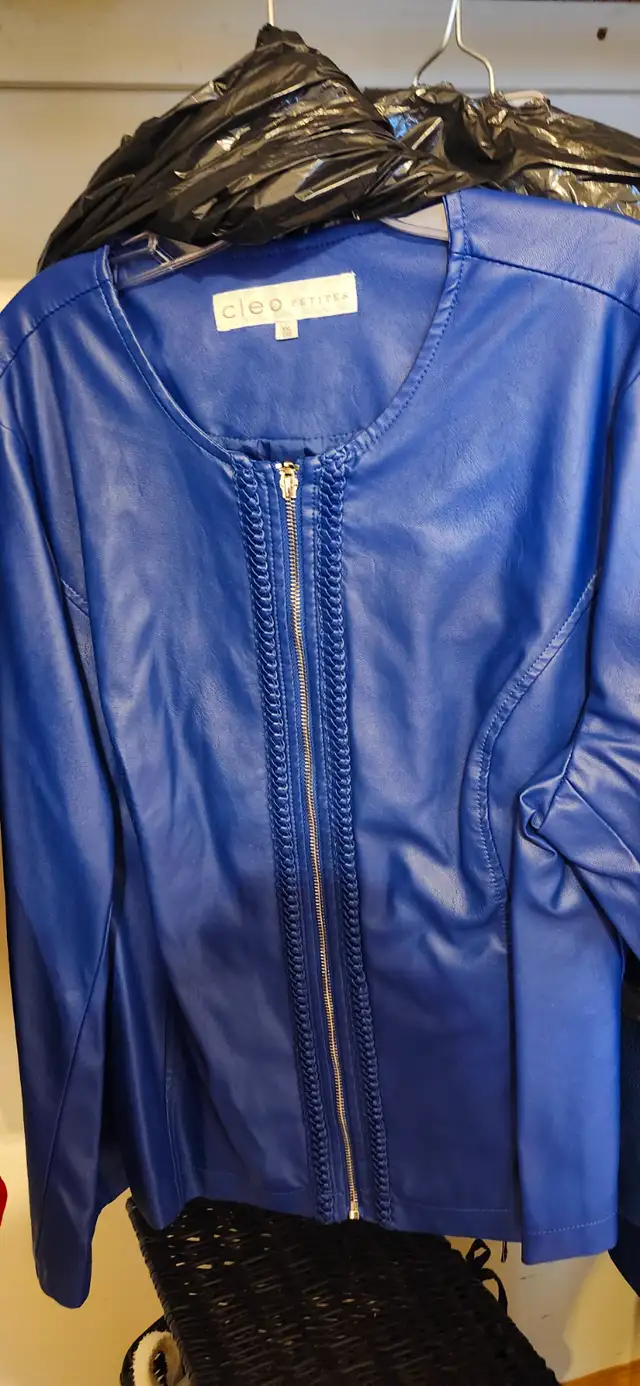 Brand NEW Women's Cleo Leather Jackets Size XL Petites