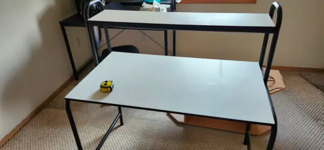 Excellent condition white desk for sale!
