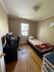 Spacious 2-Bed Home Near Cedarvale Station - Photo 3