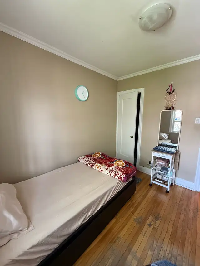 Spacious 2-Bed Home Near Cedarvale Station - Photo 4