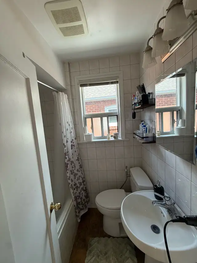 Spacious 2-Bed Home Near Cedarvale Station - Photo 5