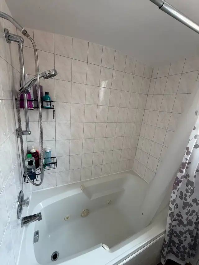 Spacious 2-Bed Home Near Cedarvale Station - Photo 6