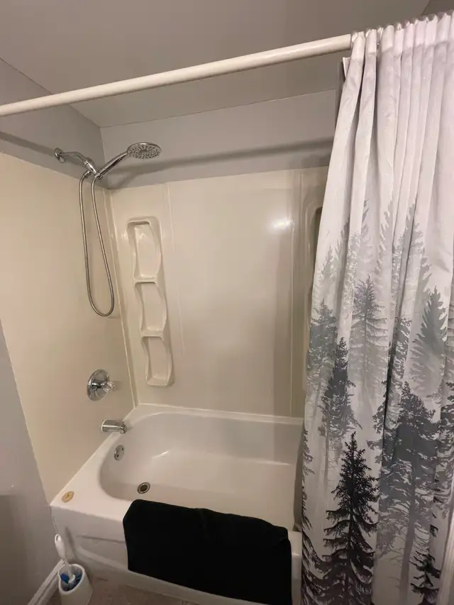 Long term suit rental in the heart of downtown Fort McMurray. - Photo 5