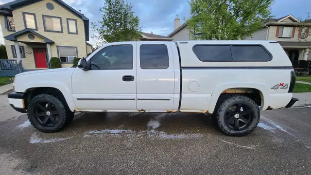 2003 Chevrolet Silverado LT w/ Z71 Package - Photo 2