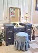 MAKEUP VANITY, MIRROR & STOOL - Photo 2
