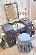 MAKEUP VANITY, MIRROR & STOOL - Photo 4