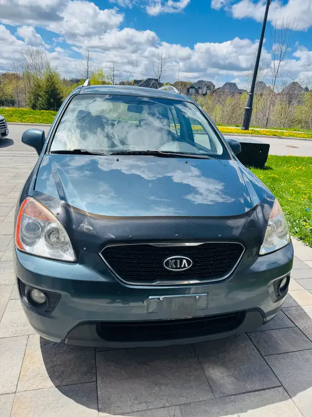 2011 Kia Rondo Sport ( LOW KM ) - Photo 3