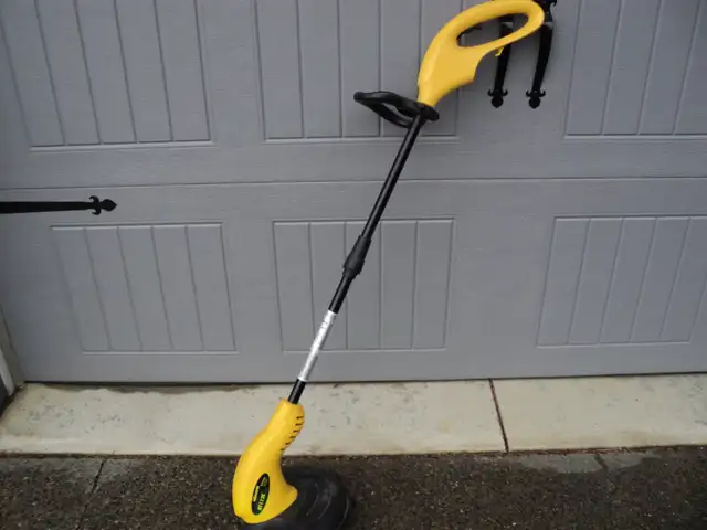 Weed Eater Lawn Trimmer Weed Wacker CALLS ONLY PLEASE
