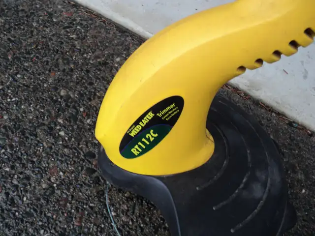 Weed Eater Lawn Trimmer Weed Wacker CALLS ONLY PLEASE - Photo 2