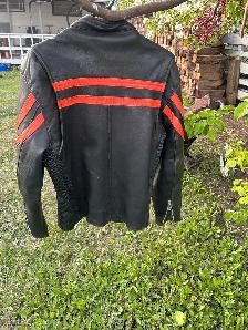 leather coat - Photo 2