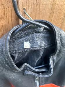 leather coat - Photo 3