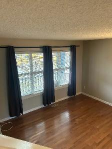 North West 3bdrm Clean Home in Desirable Neighborhood - Photo 3