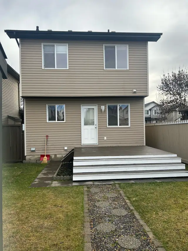 North West 3bdrm Clean Home in Desirable Neighborhood - Photo 4