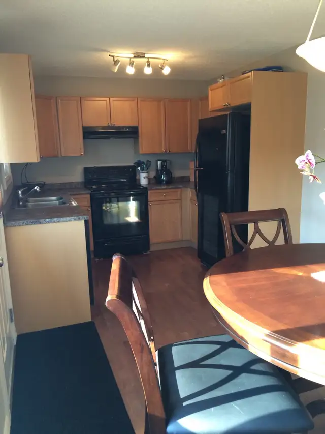 North West 3bdrm Clean Home in Desirable Neighborhood - Photo 10