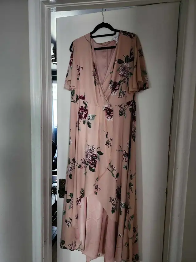 Robe  neuve gr 14 ans fait grande de couleur rose fleury 12 - Photo 2