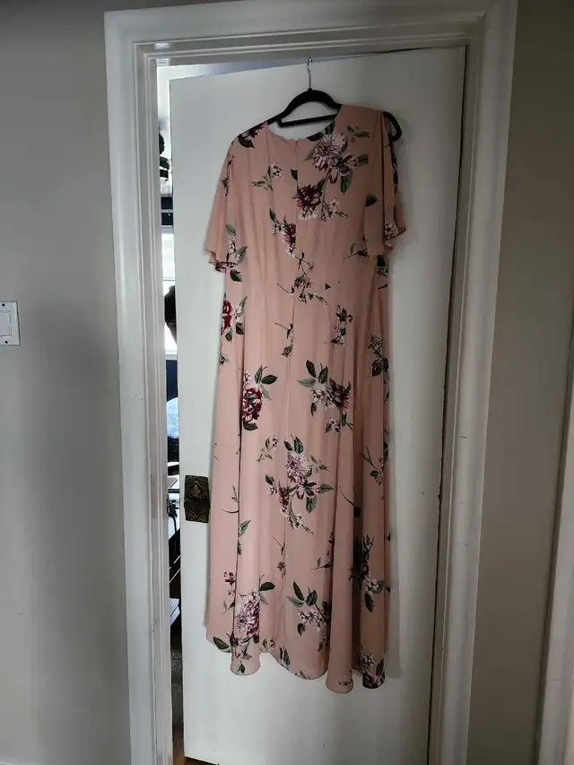 Robe  neuve gr 14 ans fait grande de couleur rose fleury 12 - Photo 6