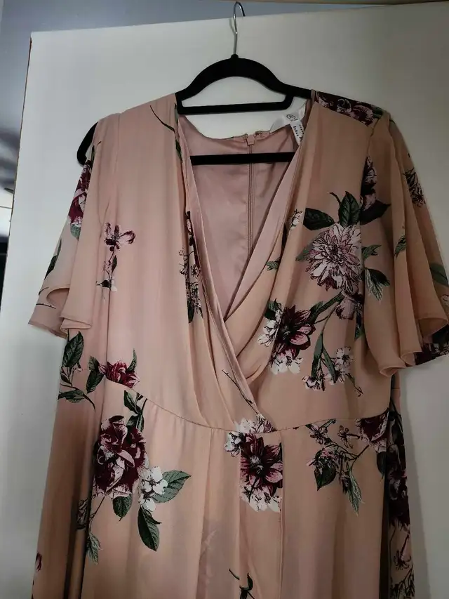 Robe  neuve gr 14 ans fait grande de couleur rose fleury 12 - Photo 8