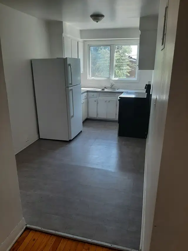 Lasalle Magnifique Grand 4 ½ disponible pour mai ou juin. - Photo 2
