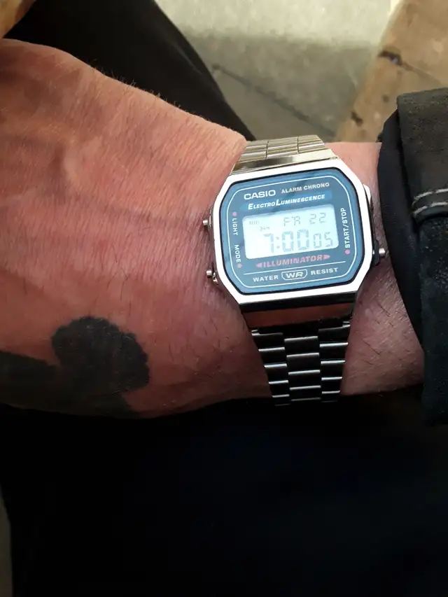 Casio 'vintage' watch electro luminescence - Photo 3