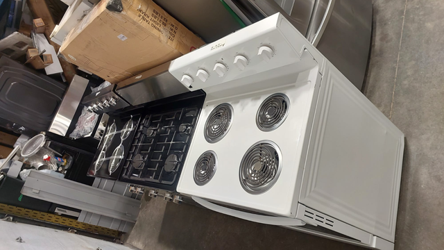 24" Electric Stove 3.7 Cu Ft – White – New Open Box - Photo 2