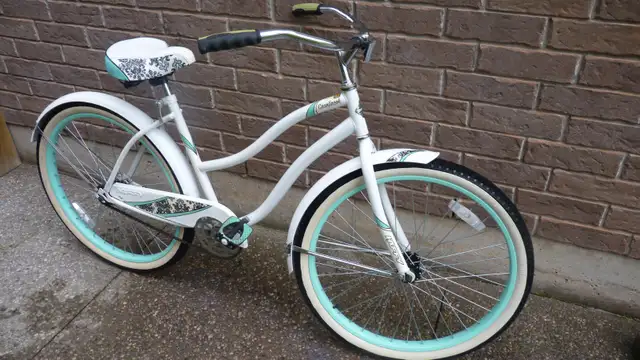 Huffy Ladies Bicycle - Photo 2