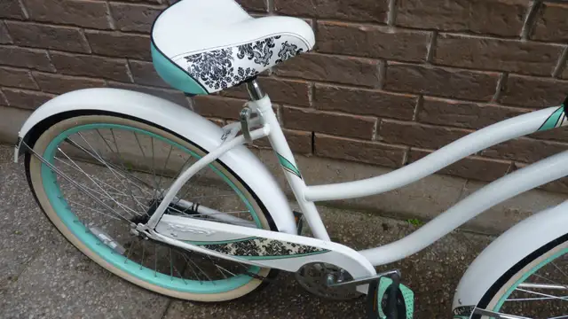Huffy Ladies Bicycle - Photo 4