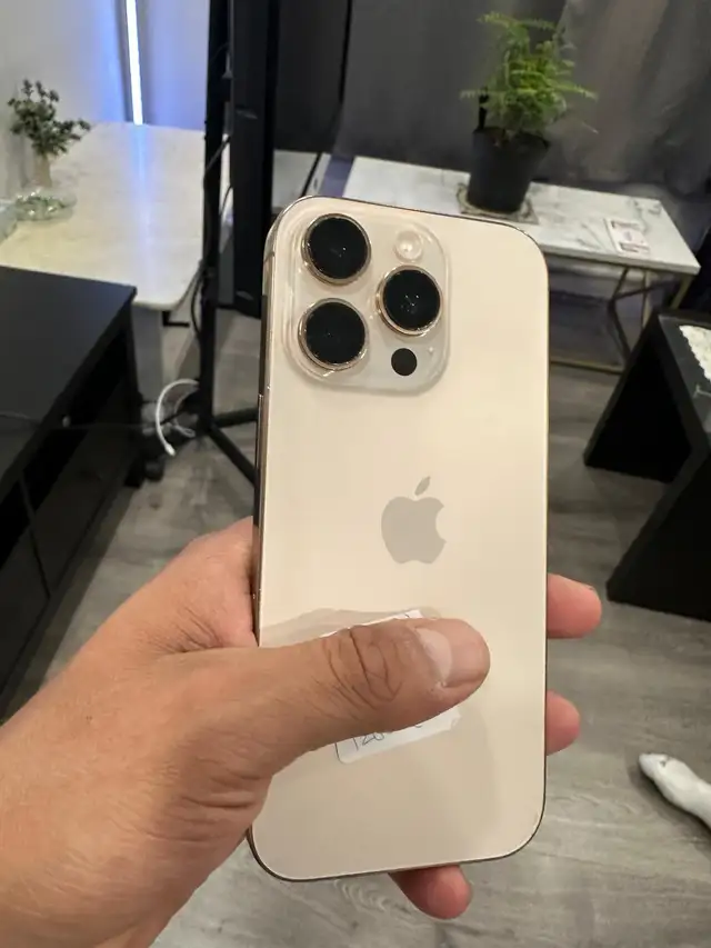 IPHONE 16 PRO 128GB AIRPODS/CHARGER SET/DELIVERY