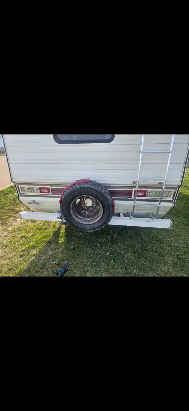 1981 Dodge 24. Ft Moterhome - Photo 3