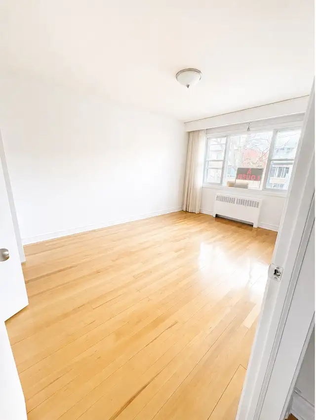 5 1/2  AHUNSTIC  GARAGE  COUR - Photo 5