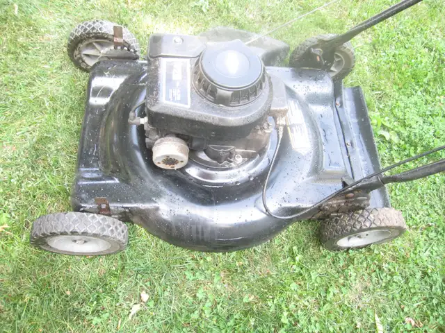 22 INCH MURRAY PUSH LAWN MOWER 4.75 H/P BRIGGS ENGINE EASY START - Photo 4