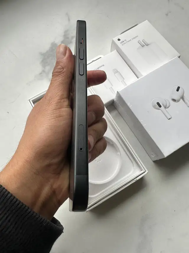 iPhone 15 128GB 89% batt AirPods Pkg/Delivery - Photo 2
