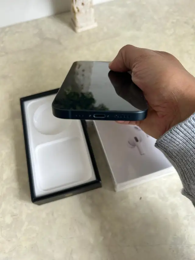 iPhone 13 128gb Airpods/Fast Charger/Delivery - Photo 5