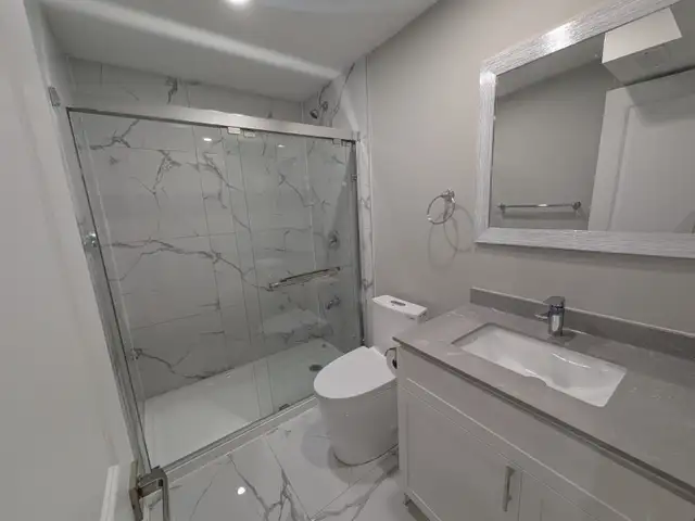 Furnished Private Room near Heartland and Square one Mississauga - Photo 4